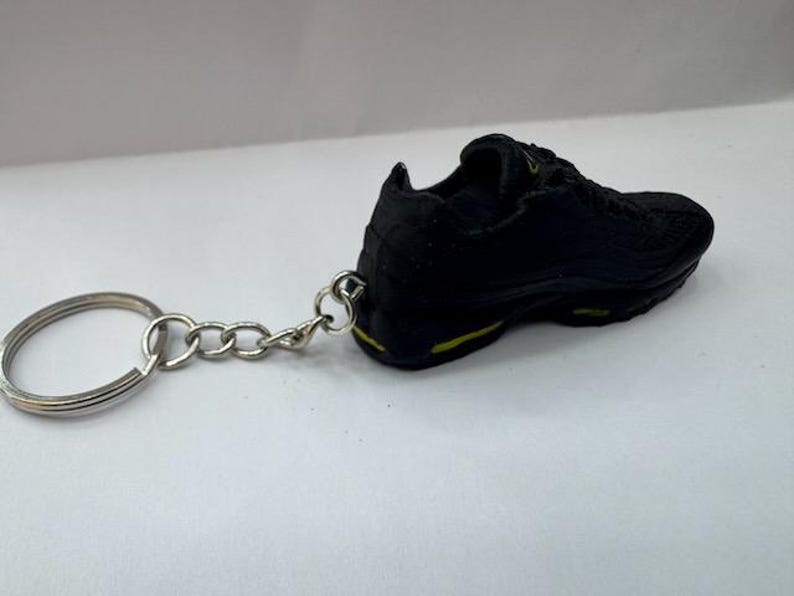Tribute keyring of Nike air max special edition trainer