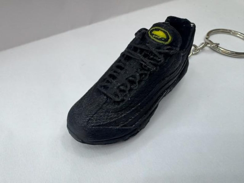 Tribute keyring of Nike air max special edition trainer